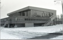 1983 - Hala widowiskowo-sportowa w zimowej scenerii – (ze zbiorów kopalni/fot. Zenon Keller)