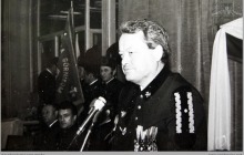 1980 - 2) Poświęcenie sztandaru Niezależnego Samorządnego Związku Zawodowego „Solidarność” w KWK "Jankowice" - dyrektor kopalni mgr inż. Hubert Kasperek – (foto ze zbiorów J. Raszki)