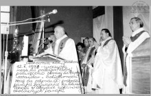 1980 - 2) Poświęcenie obrazu św. Barbary na cechowni szybu VI przez ks. Edwarda Tobolę, proboszcza parafii Boguszowice – (foto ze zbiorów kopalni)